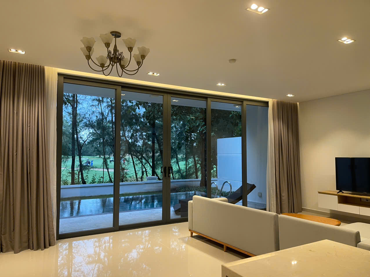 Rent a luxury villa with a garden and a swimming pool